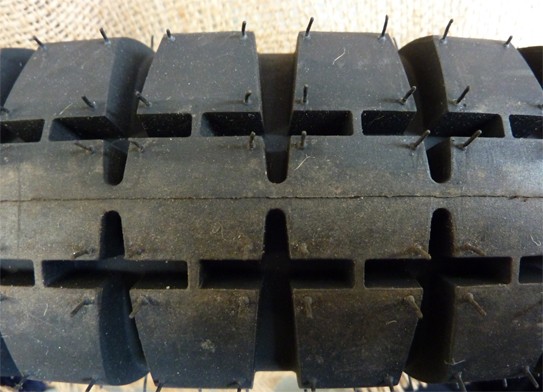 Tyres size: 350 x 19, 3 Stud - Longstone